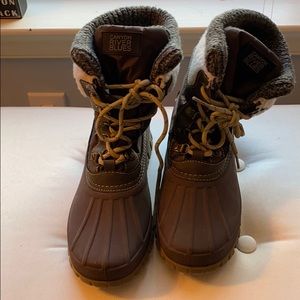 Duck boots with knit top